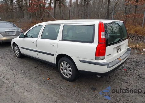 2001 Volvo V70 2.4/2.4 M Sr (Discontinued) z USA, uszkodzony, nr VIN YV1SW61R412105454